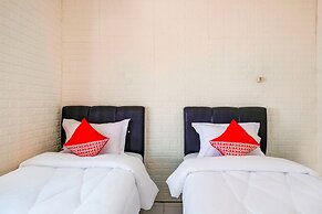 Super OYO 3878 Graha Hsc Syariah