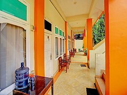 OYO Life 91984 Taufik Kost Syariah