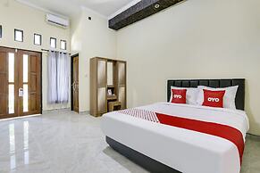 SPOT ON 90882 Sari Homestay Near Garuda Wisnu Kencana