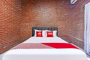 SPOT ON 90882 Sari Homestay Near Garuda Wisnu Kencana