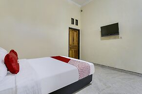 SPOT ON 90882 Sari Homestay Near Garuda Wisnu Kencana