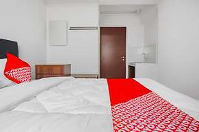 OYO 90241 SIROOMS Apartmen Gunung Putri