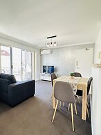 Modern Apartment in Chevron Island