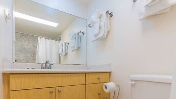 West Oahu Studio Condo at Makaha Beach