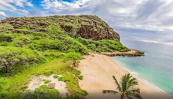 West Oahu Studio Condo at Makaha Beach