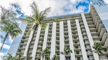 West Oahu Studio Condo at Makaha Beach