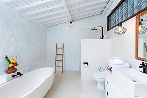 Kanna Seafront Estate