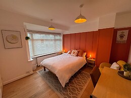 Elegant 2BD Family Retreat Blackpool Town!