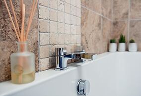 Unique 2 Bedroom Flat Kirrie Scotland