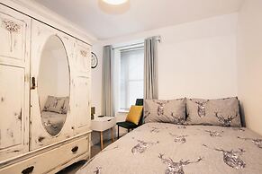 Unique 2 Bedroom Flat Kirrie Scotland