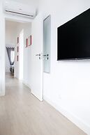 Oura Villa V2 - Flores