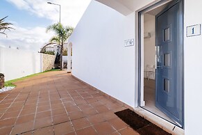 Oura Villa V2 - Flores