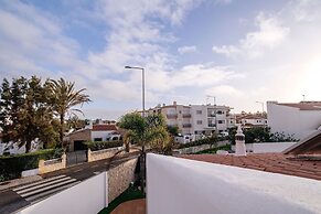 Oura Villa V2 - Flores