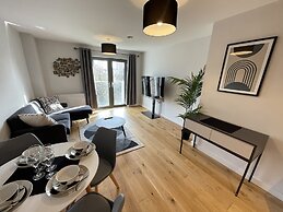 Stunning 2-bed Apartment in Bristol With Parking