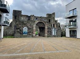 Stunning 2-bed Apartment in Bristol With Parking