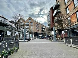 Stunning 2-bed Apartment in Bristol With Parking