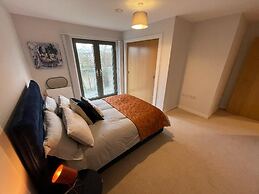 Stunning 2-bed Apartment in Bristol With Parking