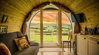 Forester's Retreat Glamping - Cambrian Mountains