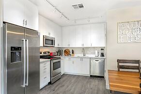 California 1BR Condo - Chic & Cozy