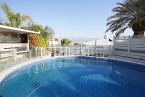 YalaRent Villa Enorma with Private Pool