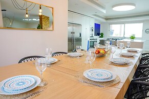 YalaRent Villa Enorma with Private Pool