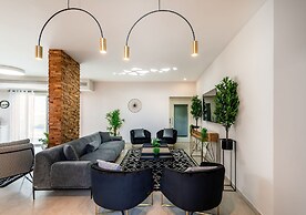 YalaRent Villa Enorma with Private Pool