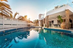 YalaRent Villa Enorma with Private Pool