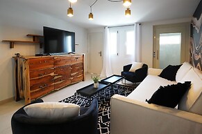 YalaRent Villa Enorma with Private Pool