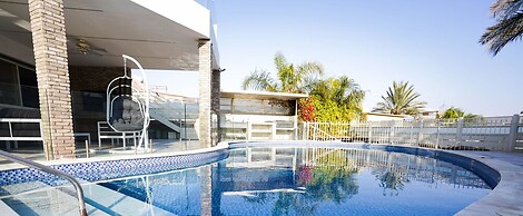 YalaRent Villa Enorma with Private Pool