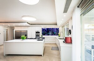 YalaRent Villa Enorma with Private Pool