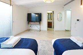 YalaRent Villa Enorma with Private Pool