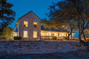 Winding River Panoramic Lookout