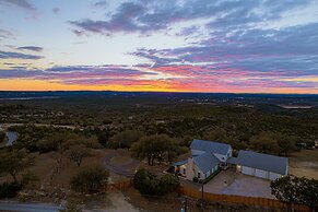 Winding River Panoramic Lookout
