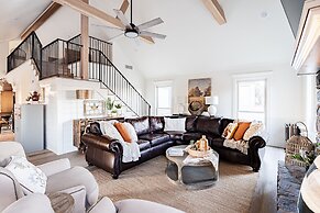 Winding River Panoramic Lookout