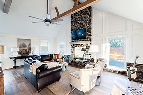 Winding River Panoramic Lookout