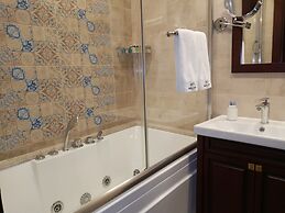 Macara Sheki City Hotel