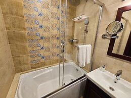 Macara Sheki City Hotel