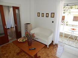 Baroque 10-person Apartment in Makrygialos