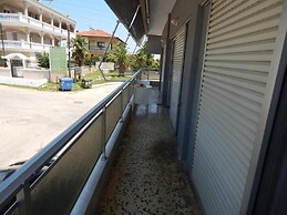 Baroque 10-person Apartment in Makrygialos