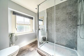 Cosy Apartment Above Village Pub