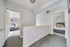 Cosy Apartment Above Village Pub