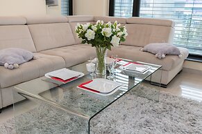 Poznan Centre Apartment by Renters