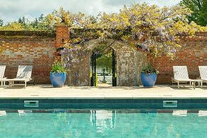 Fritton Lake - The Clubhouse