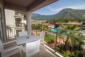 Fethiye Nokta Nif Suit Apart