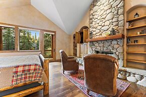 140 Goldenrod Circle by Summit County Mountain Retreats