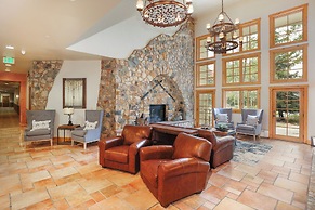 Expedition Station #8598 by Summit County Mountain Retreats