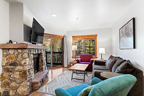 Expedition Station #8598 by Summit County Mountain Retreats