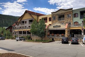 Expedition Station #8598 by Summit County Mountain Retreats