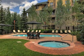 Expedition Station #8598 by Summit County Mountain Retreats