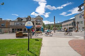 Creekside Condos #A7 by Summit County Mountain Retreats